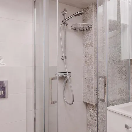 Libelta Quiet Charm By Bookinghost *