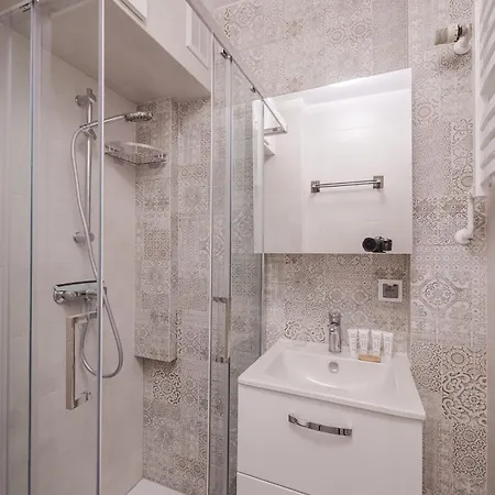 Libelta Quiet Charm By Bookinghost * Poznan