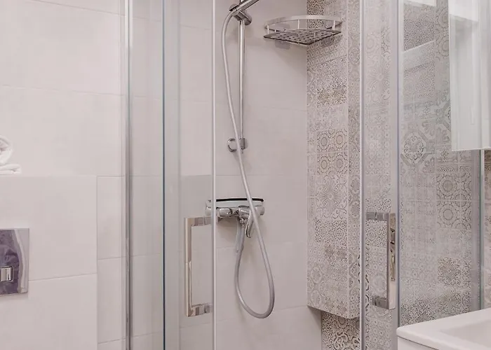 Libelta Quiet Charm By Bookinghost *